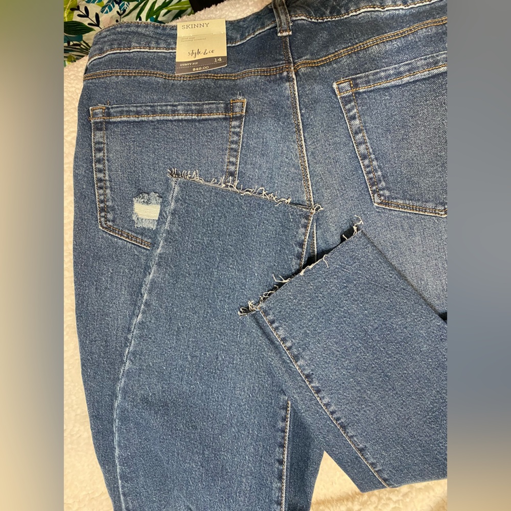 Style & Co. Curvy Ripped Skinny Blue Jeans Mid Rise Tummy Control size 14 - Picture 13 of 16